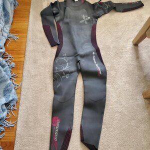 Women's Size S Wetsuit